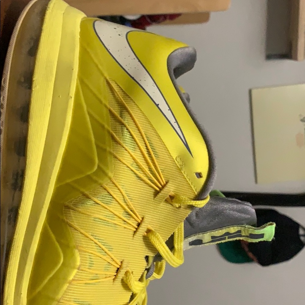 Lebron’s - Picture 4 of 7
